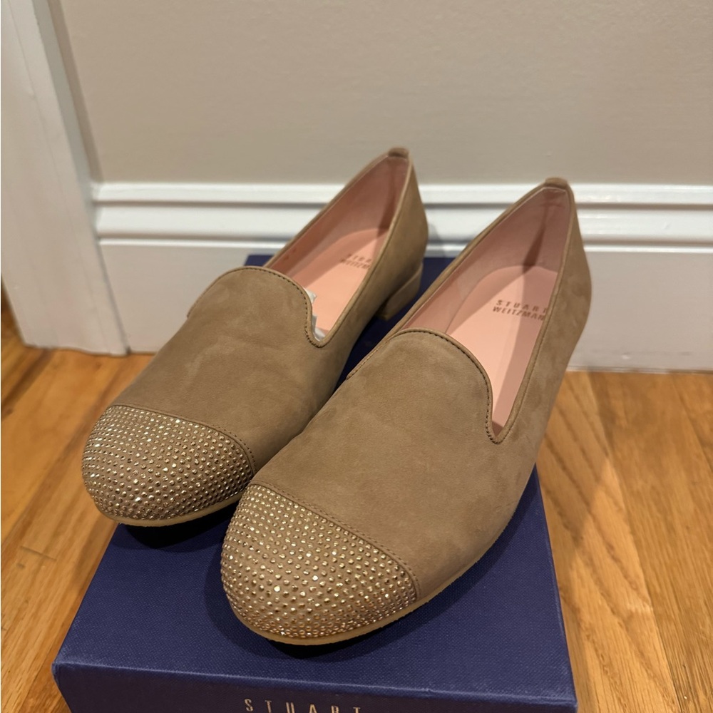 Brand New never worn Stuart Whitman loafer.